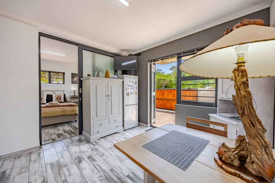 6 Bedroom Property for Sale in Flamingo Vlei Western Cape